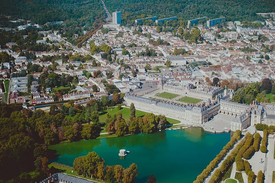 Vue à Fontainebleau (77300) pour votre Déboucher WC Bouché Rapidement
