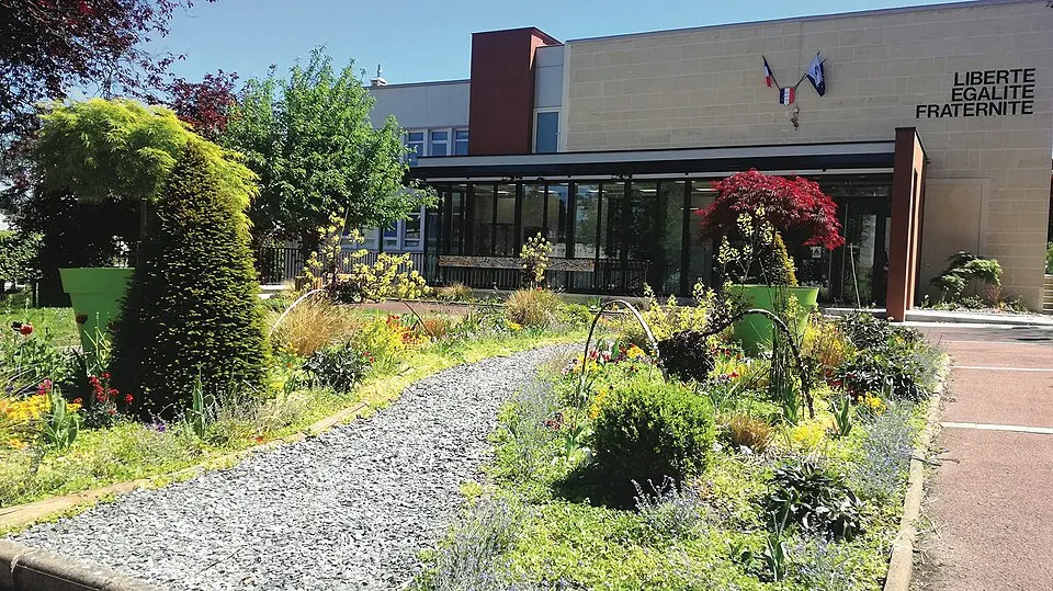 Vue à Saint-Cyr-l'École (78210) pour votre Canalisation Bouchée Que Faire