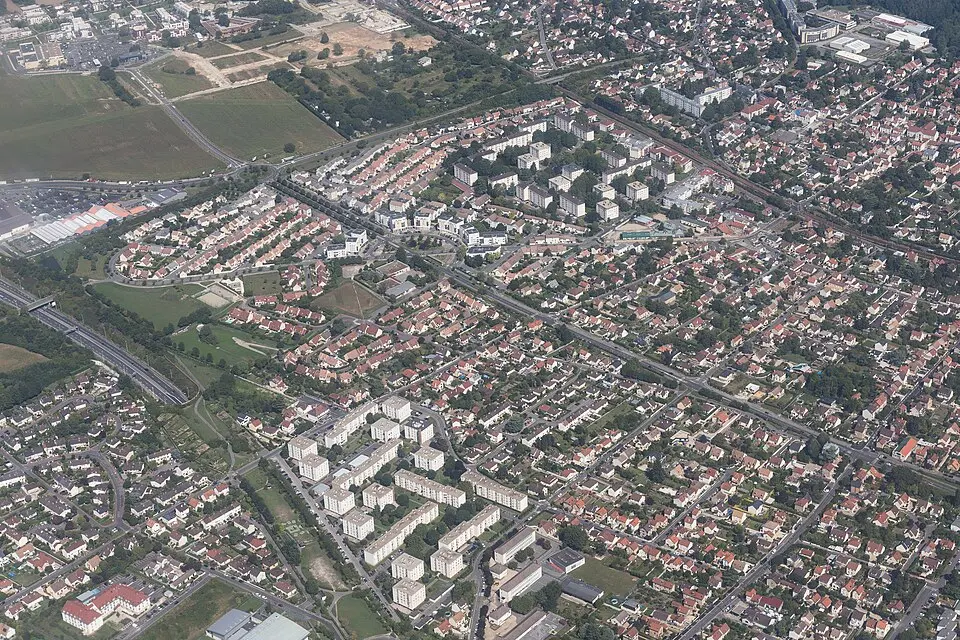 Vue à Taverny (95150) pour votre Canalisation Bouchée Que Faire