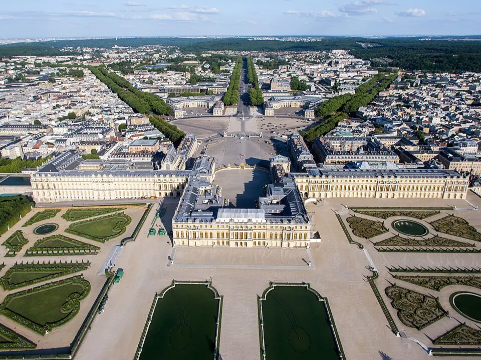 Vue à Versailles (78000) pour votre Déboucher WC Bouché Rapidement